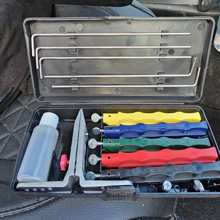 5-Stone knife Sharpening Kit, good condition, used once