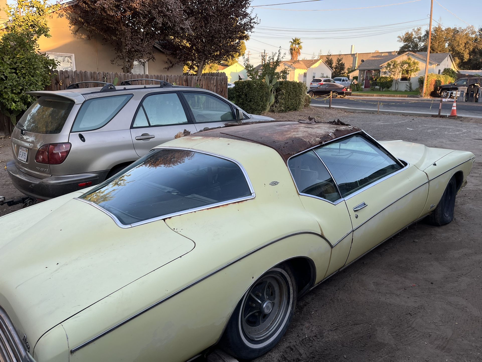 71,72,73 Buick Riviera ( Rear Back Window )