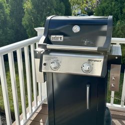 BIG PRICE CUT - Weber Grill, 2 Burner, Gas Tank & Metal Brush Included 