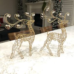 2 Pretty Reindeers (Gold)