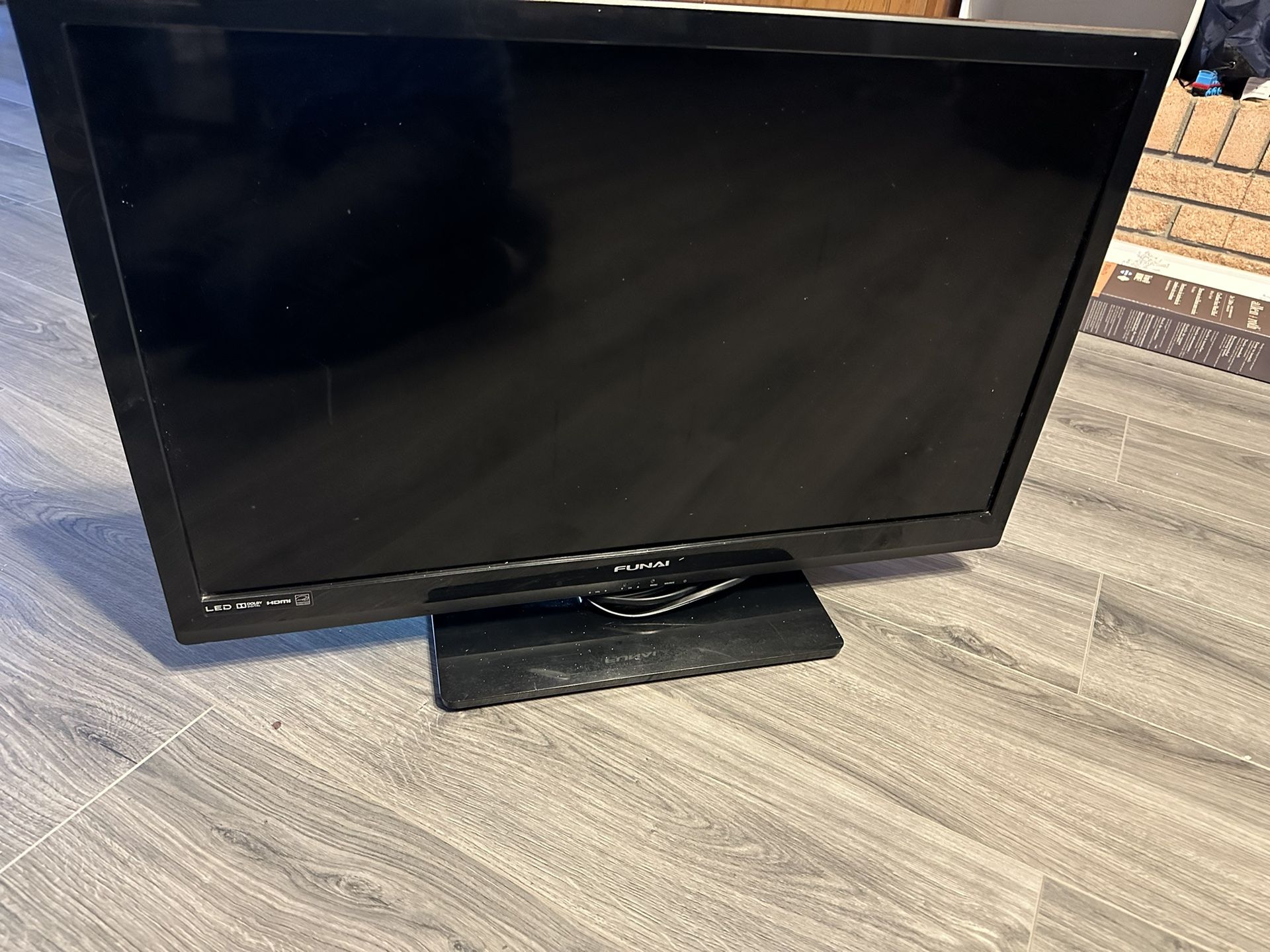 32 Inch LCD HDTV