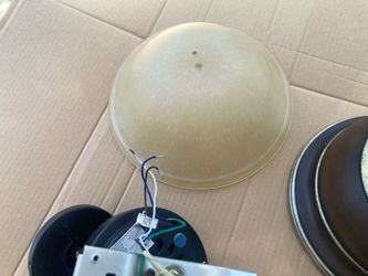 Ceiling fan with light kit