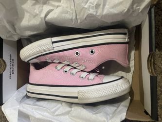 Girl Converse