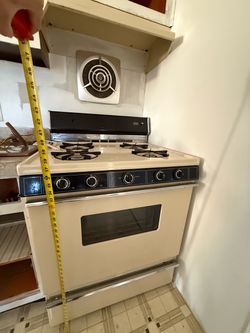 Vintage Gas Range Stove with Oven - Cream Color