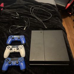 PS4 With 3 Controllers And All Cables