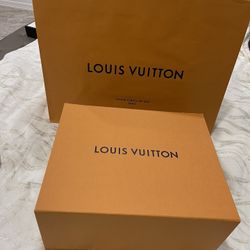 LV LOUIS VUITTON EMPTY BIG GIFT MAGNETIC  BOX  15.75" x 12.75" x 7.75"  