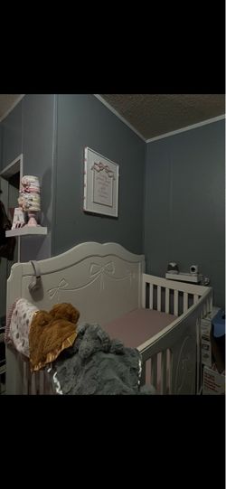 Babygirl Crib -Storkcraft Princess 4-in-1 Convertible Crib