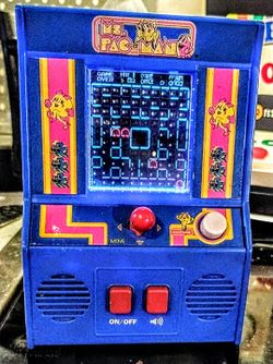 VINTAGE MS PAC MAN HANDHELD ARCADE GAME