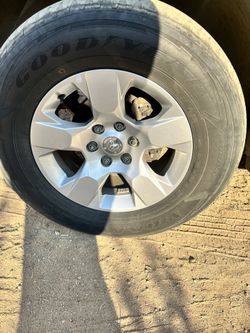 2022 Ram Bighorn 275/65r18