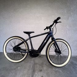 Electric Bike – Momentum Transend E+ – High Range, Strong Battery, Low Mileage