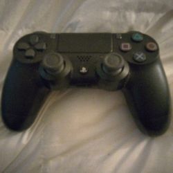 PlayStation 4 Controller 