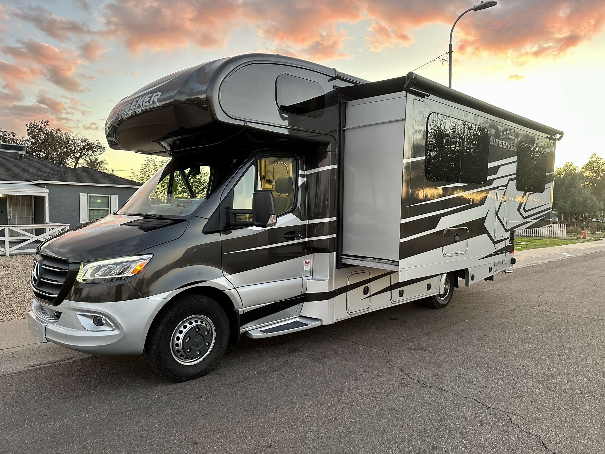 2020 Mercedes Sunseeker Motorhome
