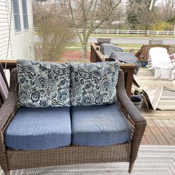 4 Outdoor Cushions 