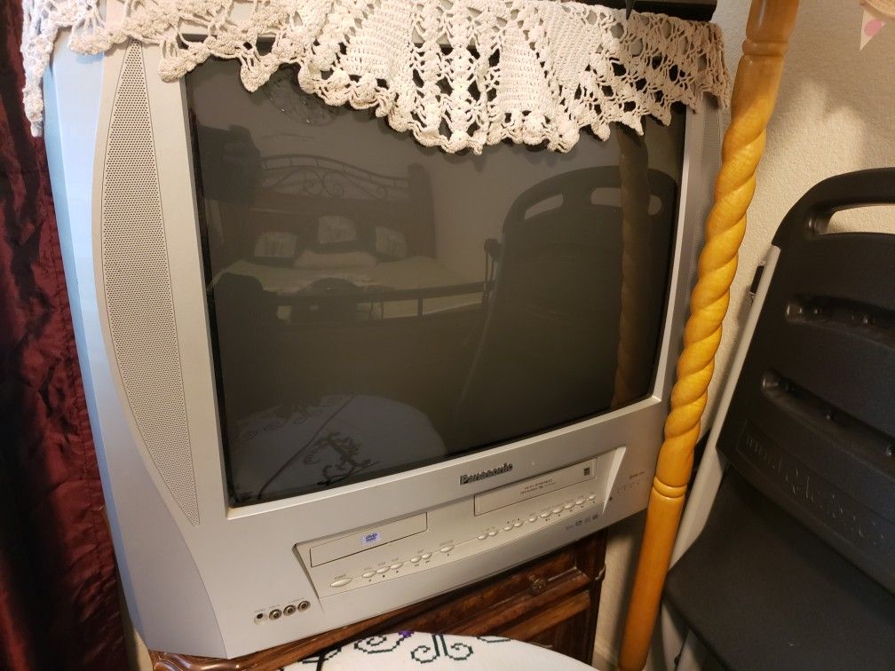 Panasonic DVD/VHS - 27" TV