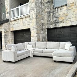 Cream/Off White U-Shape Sectional