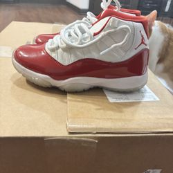 Size 7.5 woman’s jordan 