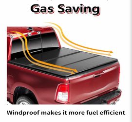 Hard Quad-Fold Tonneau Cover for Ford F-150 / Lightning 2015–2025 with 5.5–5.6 FT short bed.