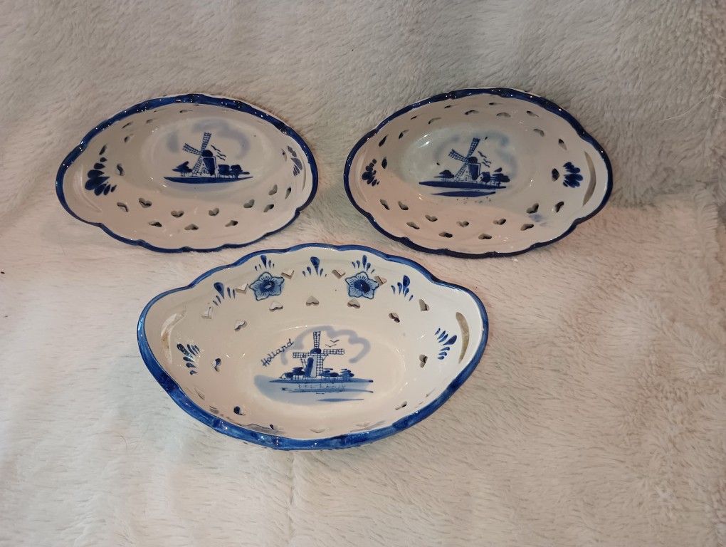 3 Oval Delft Blue Porcelain Baskets With Windmills & Pierced Hearts