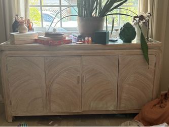 Dresser/cupboard