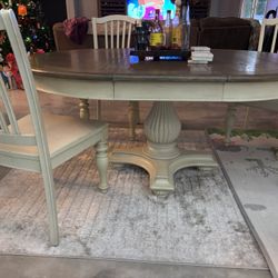 Dining Room Table And Chairs 