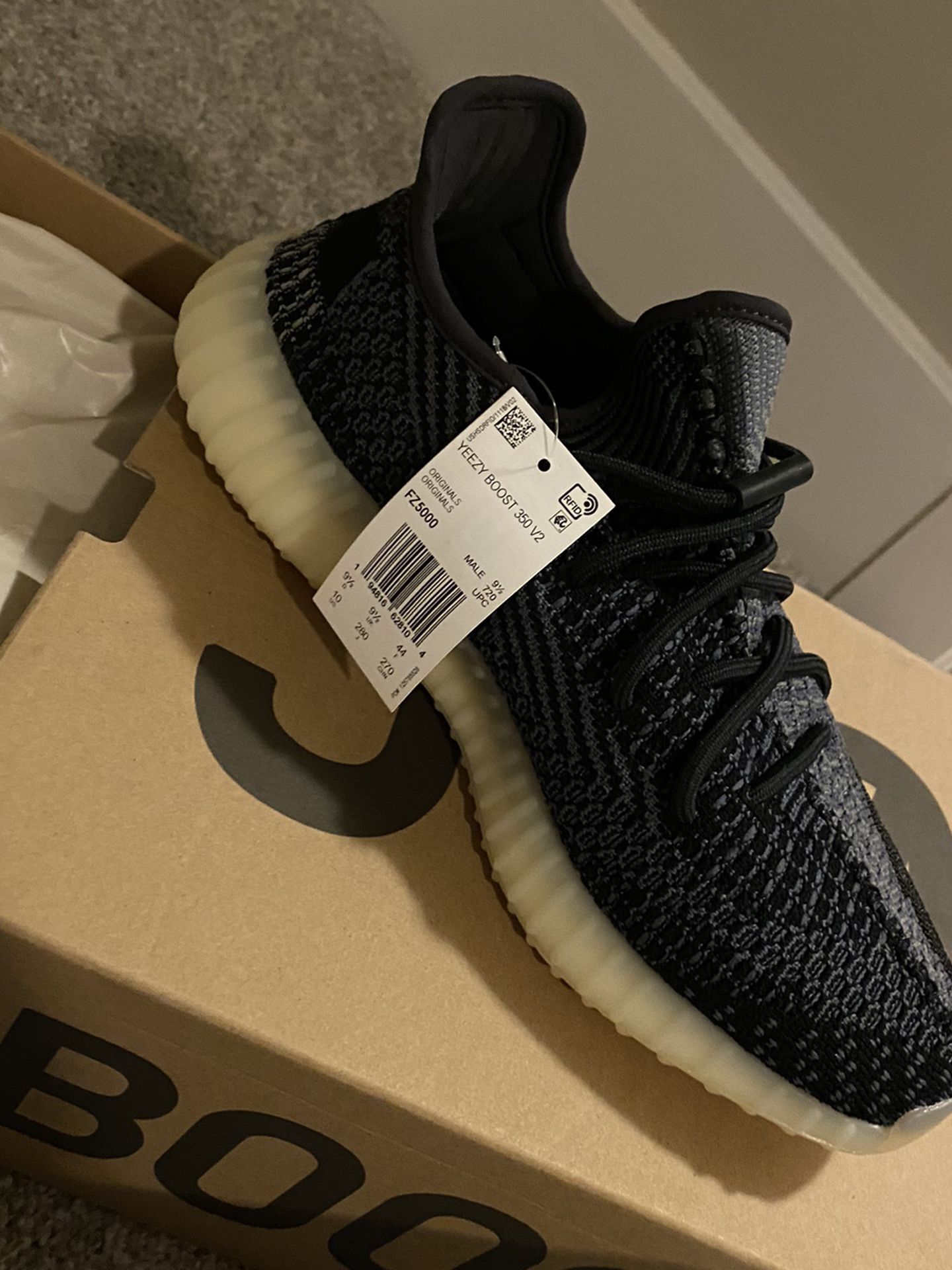 Brand New Yeezy Boost 350 V2 *100% Authentic* Size 10