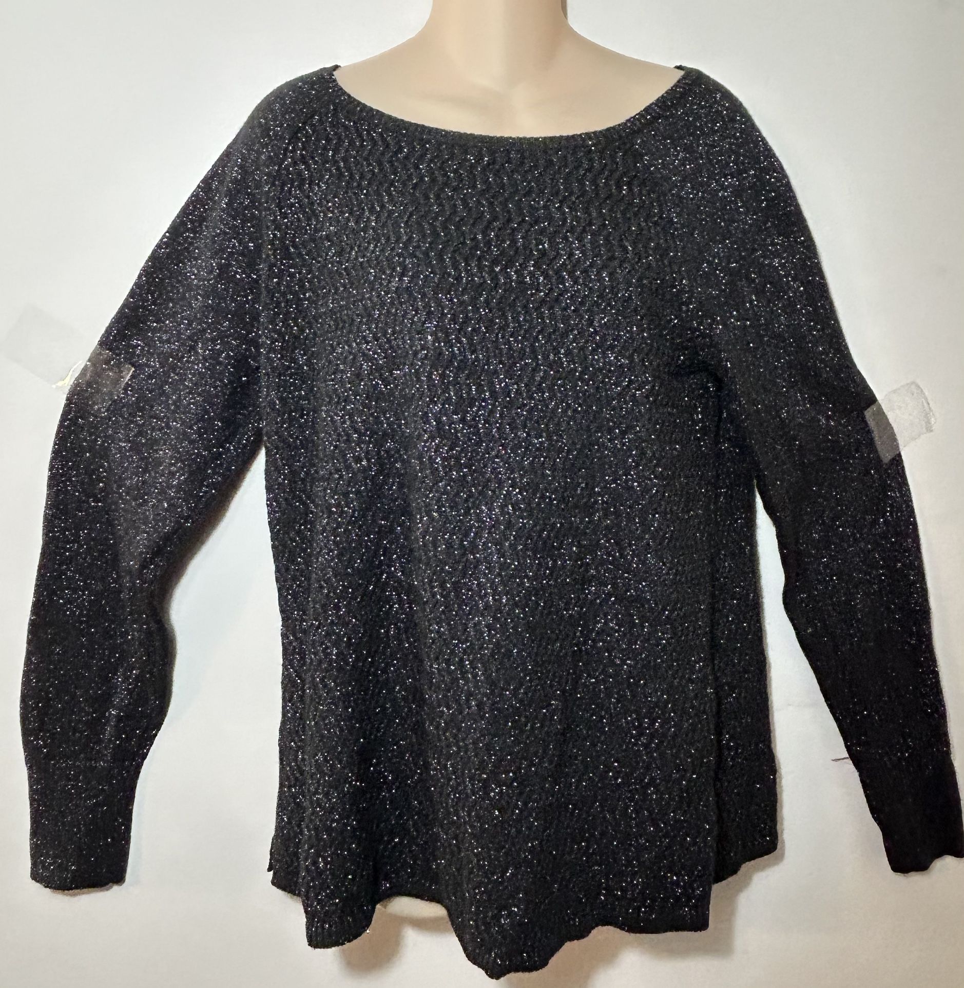 New women's stylish sweater .Size L. $28.