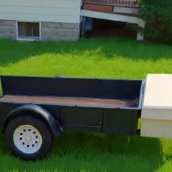 Utility Trailer With Locking Utility Box 