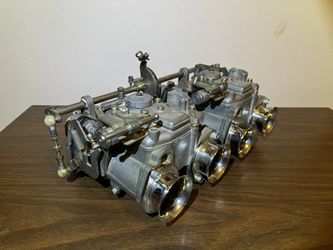 Datsun 1200 Mikuni Carburetors