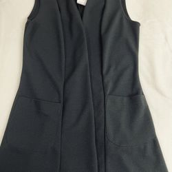 Women’s Black Sleeveless Classic Cardigan Vest With Pockets New With Price Tag