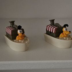 Pluto In House Boat: Disney Figurine