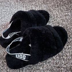 UGG Wmns Fluff Yeah Slide – Black 