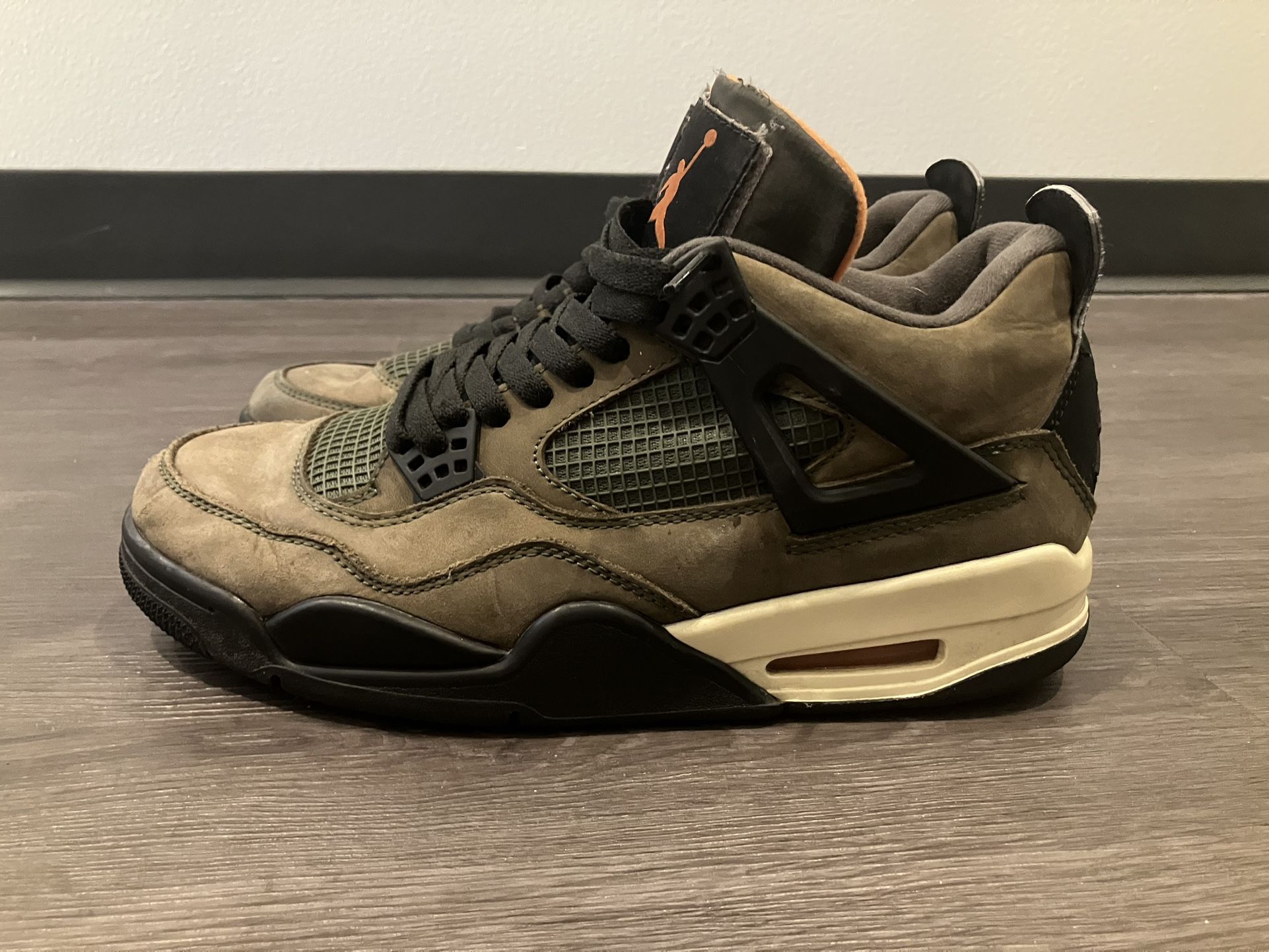 2005 Undefeated X Air Jordan Retro 4s ‘Friends & Family’