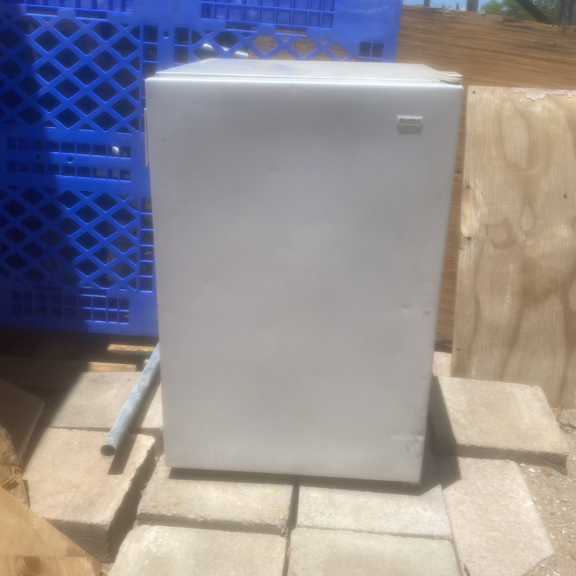 Mini Fridge/Freezer