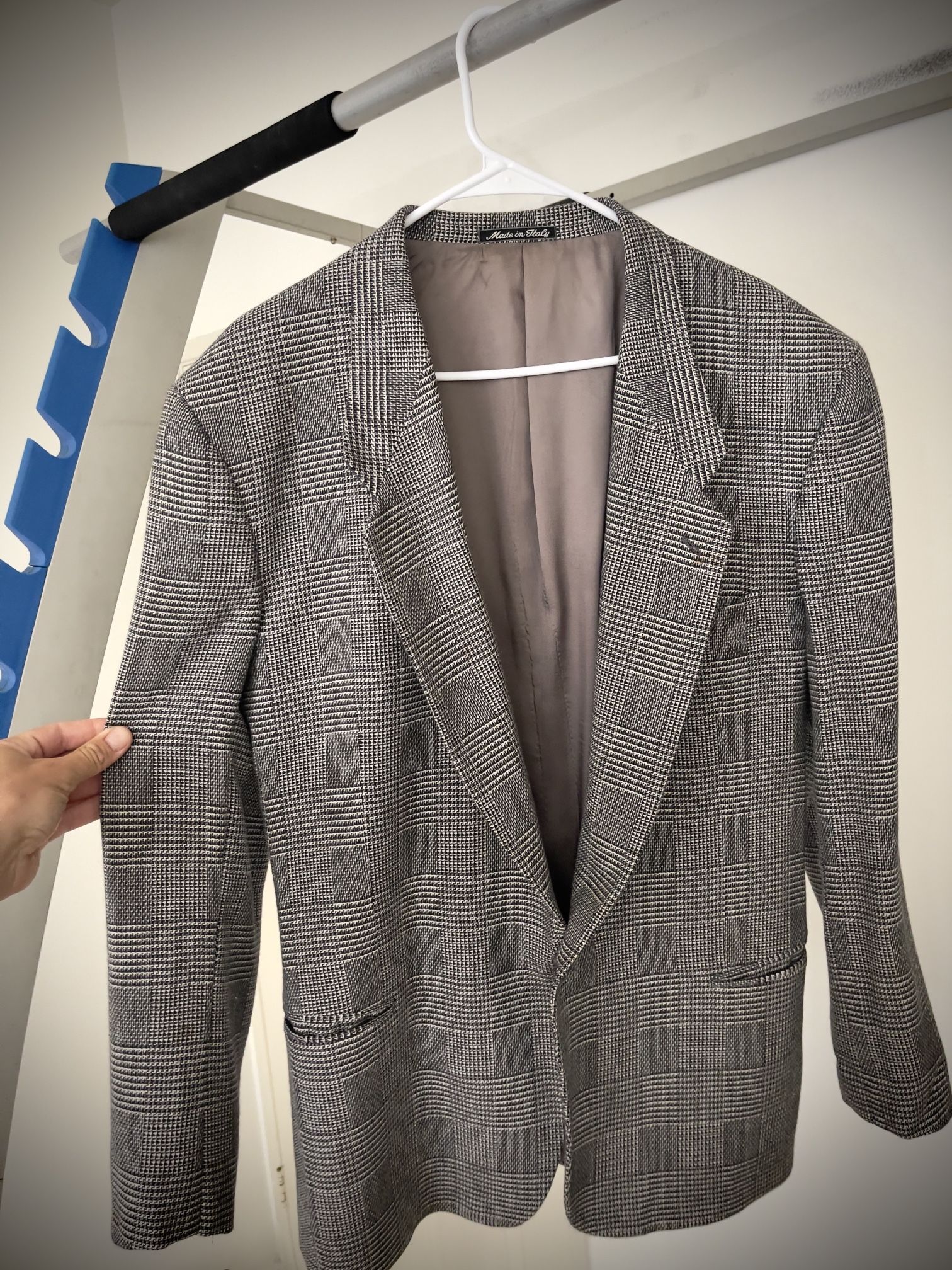 Men’s suit jacket tailored