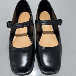 Steve Madden—Mary Janes Size 8.5
