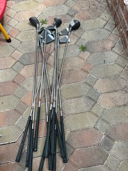 Dunlop golf set. Aged but still ready to go!