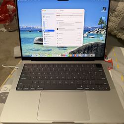 MacBook Pro 14 inch M5 Chip (16GB RAM/512GB SSD)