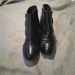 Kelly & Katie Ankle Boot Black Leather Size 6 1/2