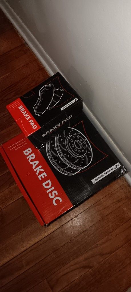 2011 Nissan Rogue Sv Awd Pads & Rotors Set