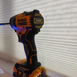 DEWALT 20 V