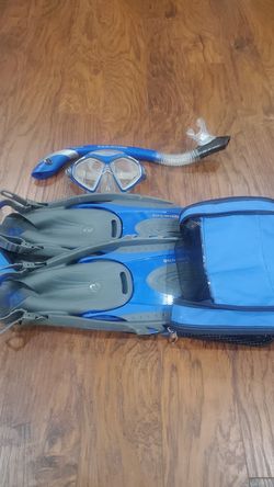 US divers snorkeling set