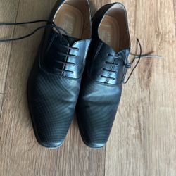 Men’s Black APT.9 Loafers