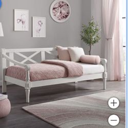 White Wood Daybed 