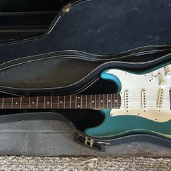 Hondo 6 String Teal Solid Body Electric Guitar 1980s
