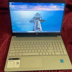HP 15.6" Laptop Intel i3-1115G4 (Gen 11) 256GB SSD 15-dy2792wm
