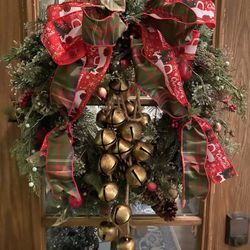 Christmas Wreath With Bells