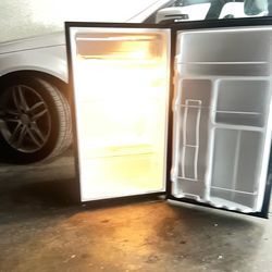Whirlpool mini fridge
