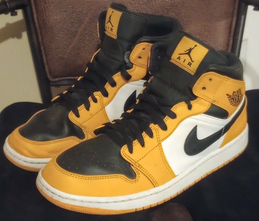 Nike Air Jordan 1 - Size Yellow
