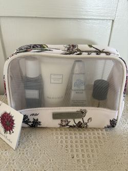 Evelyn. & Crabtree Travel Set