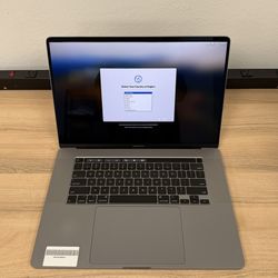 16" MacBook Pro Touchbar 500GB SSD*16GB RAM*2.6Ghz Intel 6 Core i7